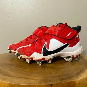 Nike: Baseball Cleats